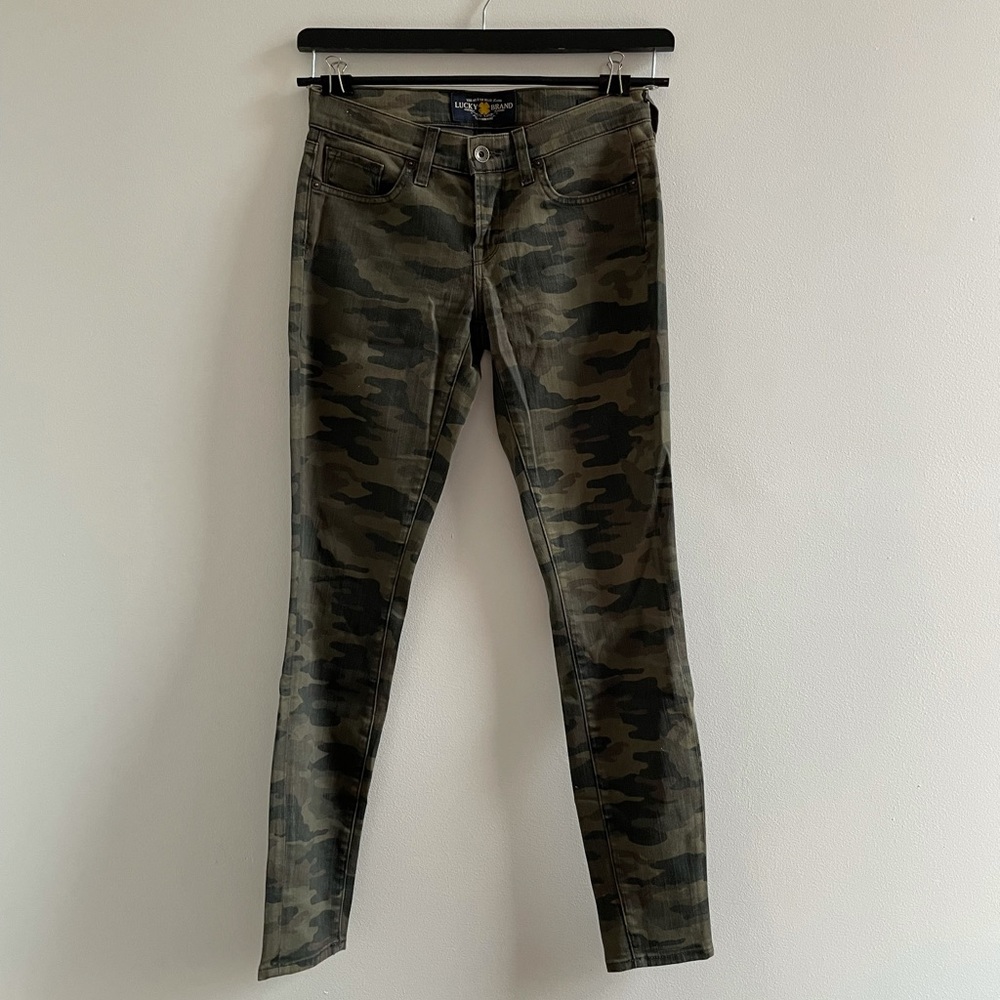 Lucky Brand - Low Rise Charlie Skinny Jean - size 26